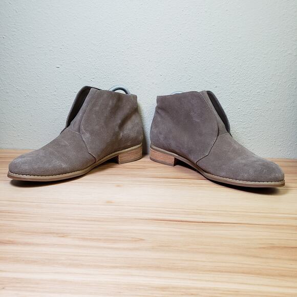 Blondo Size 8 Verona Taupe Beige Bootie Faux Suede Waterproof Casual Classic - Picture 3 of 9